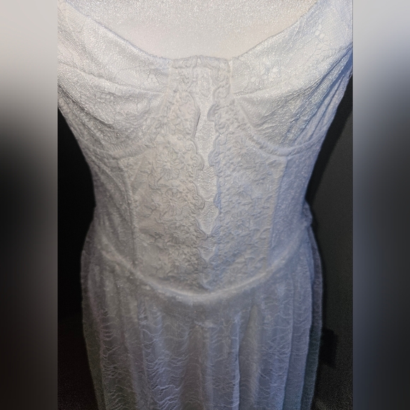 NWT Lulus White Lace Bustier Corset Maxi Dress Size Large - Picture 10 of 16